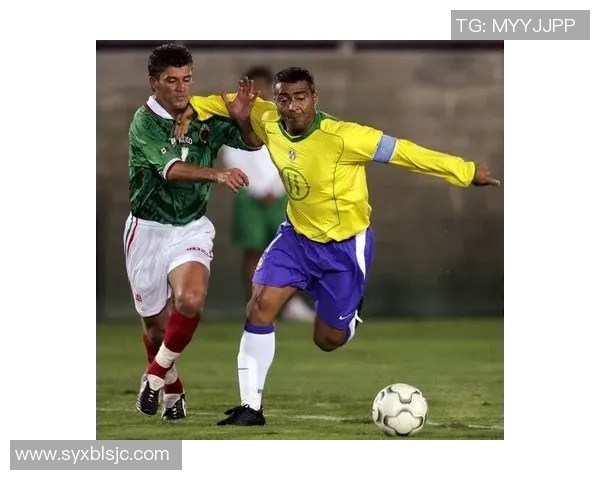 脖子纹蝴蝶的足球明星背后故事与成就揭秘